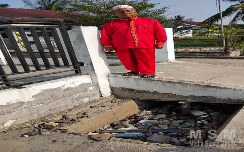 Kelurahan Laksamana Gelar Gotong Royong Rutin Di Kampung Wisata Pesisir